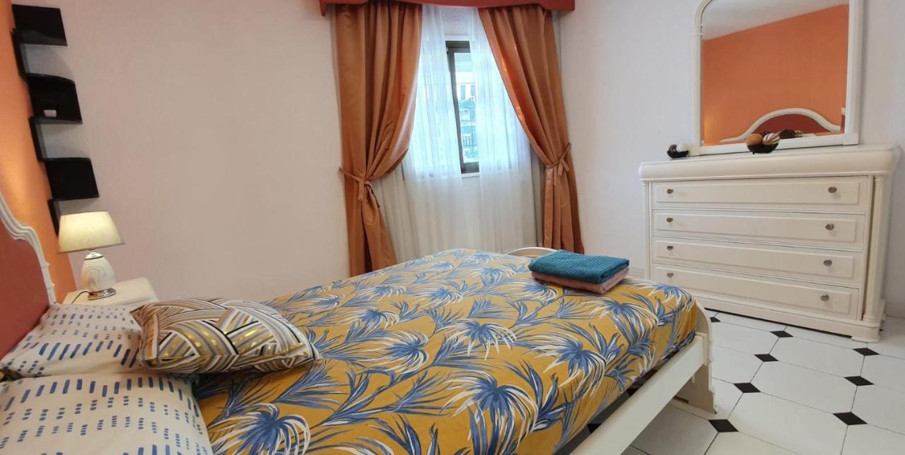 Encantadora Vivienda En El Paseo Maritimo De Salou Buitenkant foto